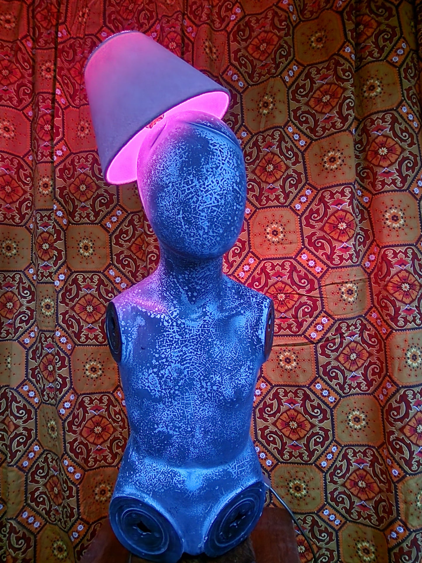 Child mannequin lamp