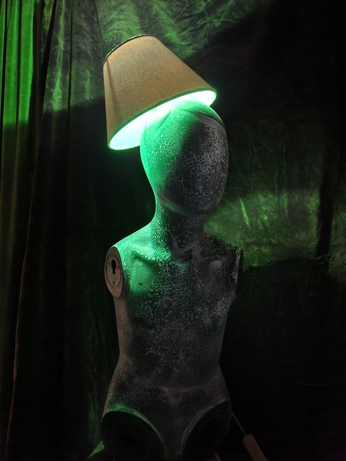 Child mannequin lamp