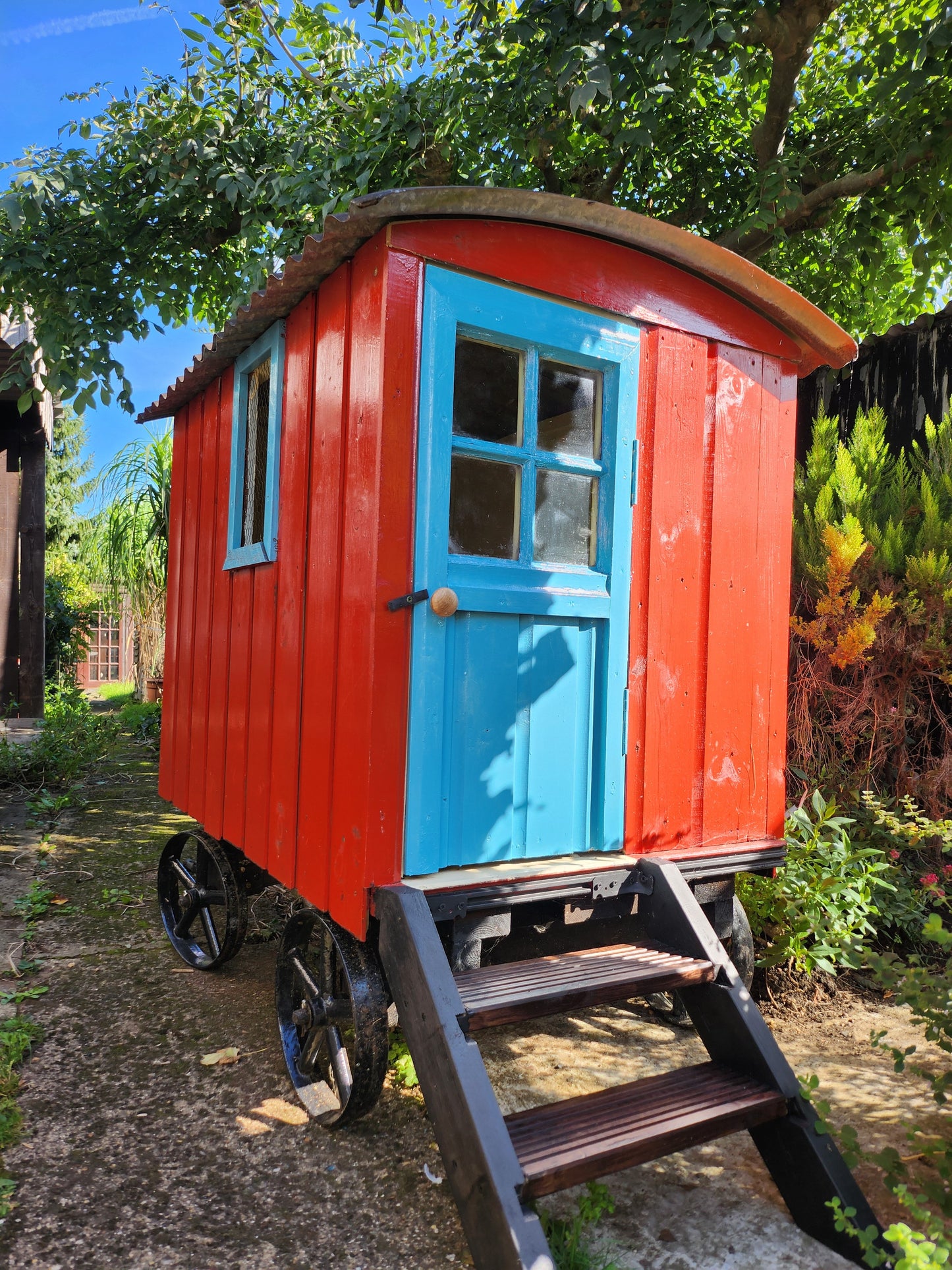 Small shepherd's hut
